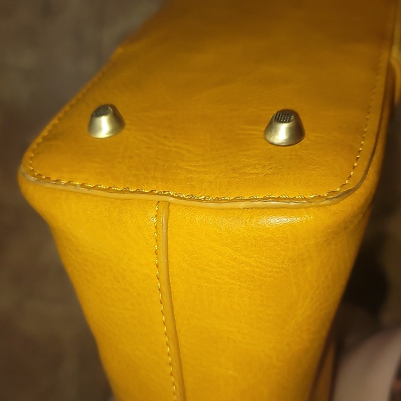 Madison west gold mustard vegan leather crossbody tote bag w coin purse nwot - Picture 9 of 12